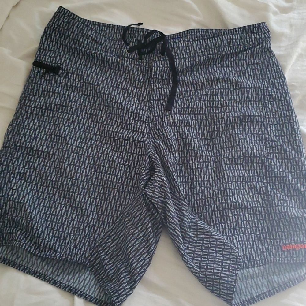 Patagonia Printed Wavefarer Boardshorts 19' Sz 34